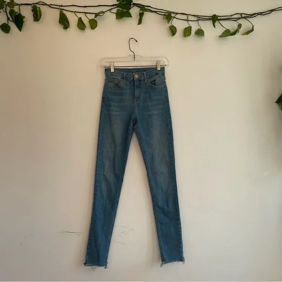 Topshop High Rise Jeans - Picture 5 of 11
